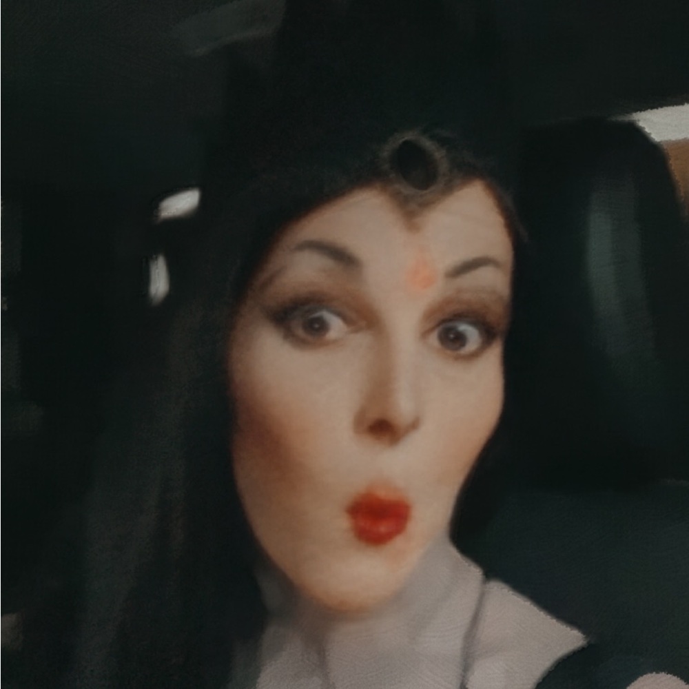 Meet your Posher, Jacqueline